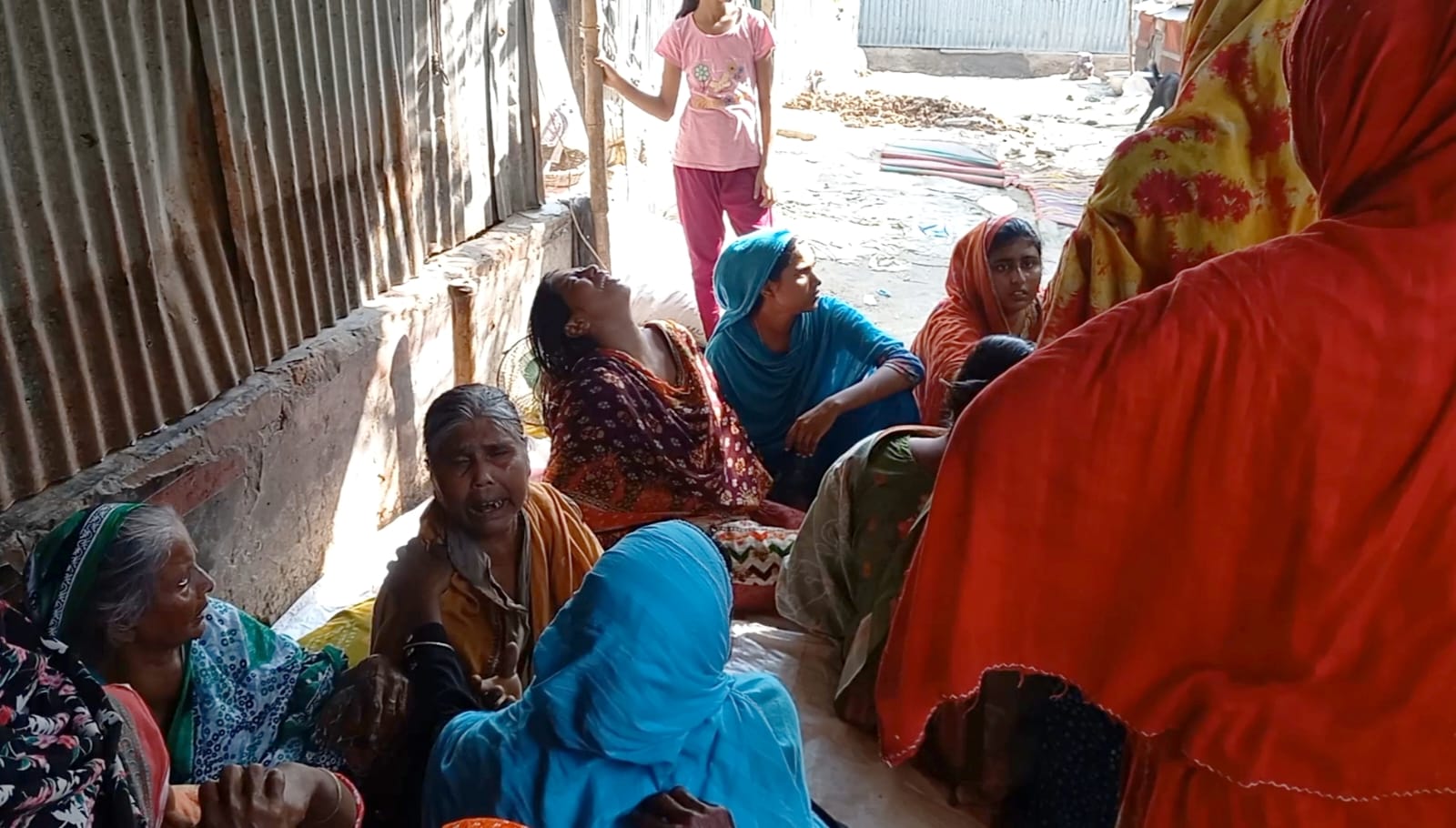 পাবনায় দুই গোষ্ঠীর সংঘর্ষে আহত ১ জনের মৃত্যু, গ্রেপ্তার ২